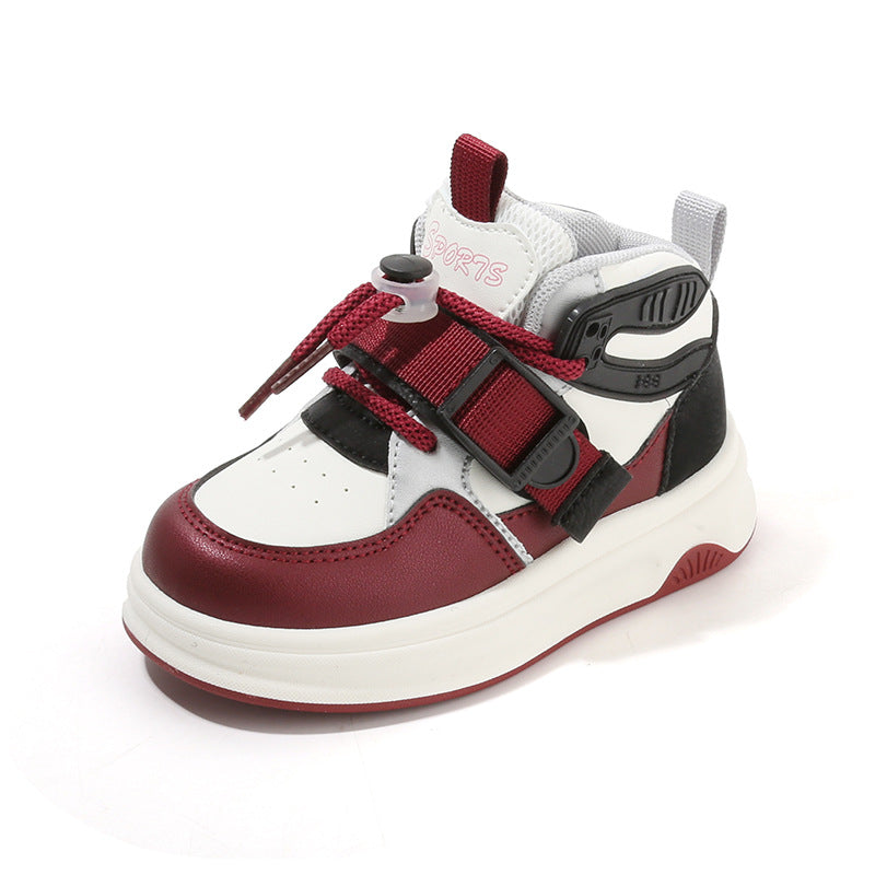 Children's sports shoes